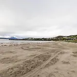 Hébergement de vacances 3 Bedroom House Near Beach By Travel Lets Holiday Rentals Donegal With Private Garden *