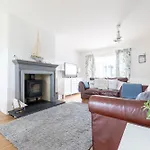 Hébergement de vacances 3 Bedroom House Near Beach By Travel Lets Holiday Rentals Donegal With Private Garden