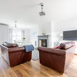 3 Bedroom House Near Beach By Travel Lets Holiday Rentals Donegal With Private Garden Hébergement de vacances