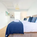 Hébergement de vacances 3 Bedroom House Near Beach By Travel Lets Holiday Rentals Donegal With Private Garden
