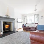 Hébergement de vacances 3 Bedroom House Near Beach By Travel Lets Holiday Rentals Donegal With Private Garden *