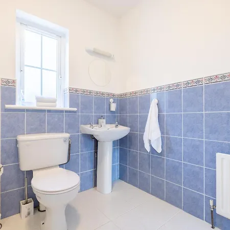 3 Bedroom House Near By Travel Lets Donegal With Private Garden 펜션 *