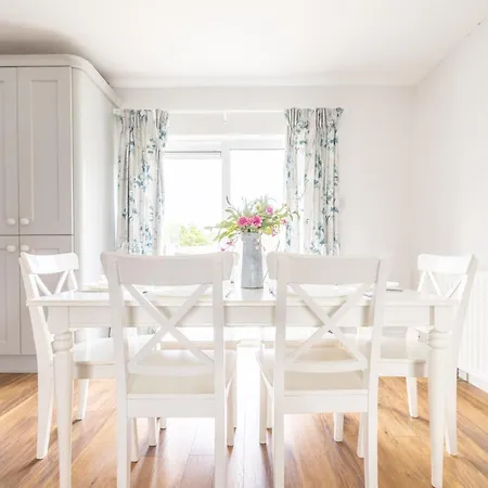 3 Bedroom House Near By Travel Lets Donegal With Private Garden