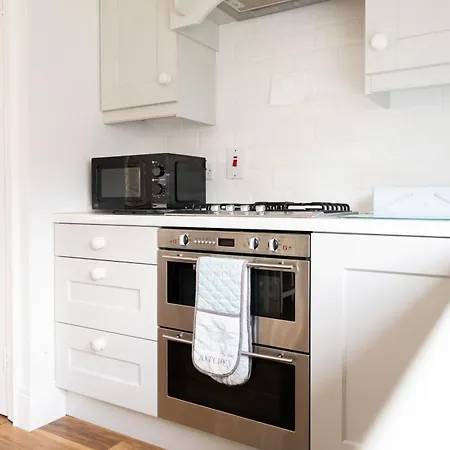 3 Bedroom House Near By Travel Lets Donegal With Private Garden *