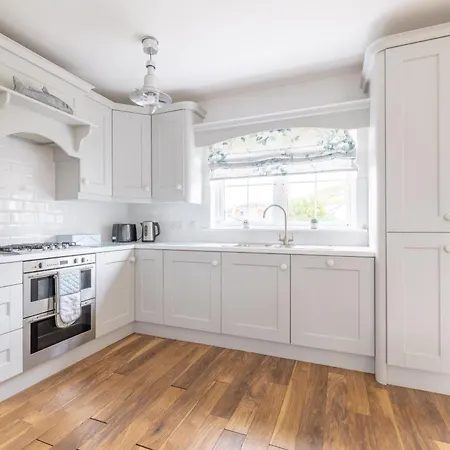 3 Bedroom House Near By Travel Lets Donegal With Private Garden