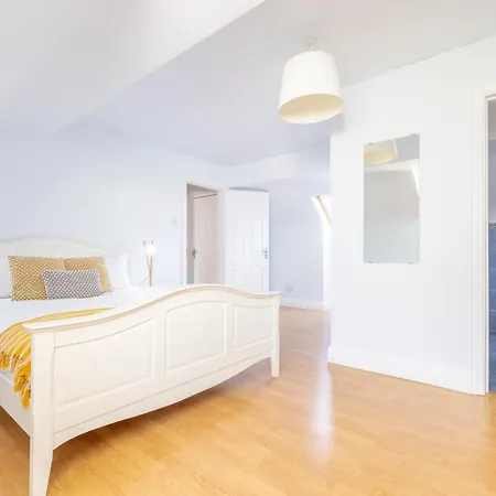 3 Bedroom House Near By Travel Lets Donegal With Private Garden