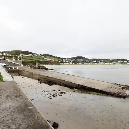 3 Bedroom House Near By Travel Lets Donegal With Private Garden